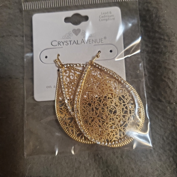 Host Pick: GOLD FILIGREE EARRINGS - Picture 2 of 4